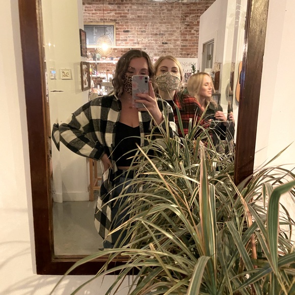 Meet your Posher, Cass - Picture 1 of 1